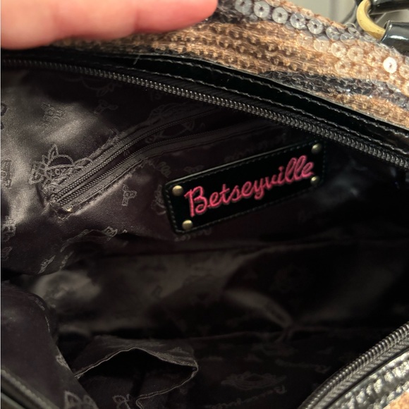 Betsey Johnson Betseyville sequin tiger stripe purse - Picture 2 of 2